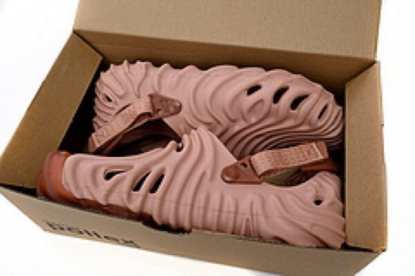 207393-6RL Saleke Bembury x Crocs Pollex Clog Pink - Image 9
