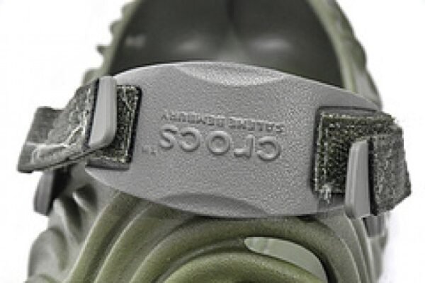 207393-309 Saleke Bembury x Crocs Pollex Clog Cucumber - Image 11