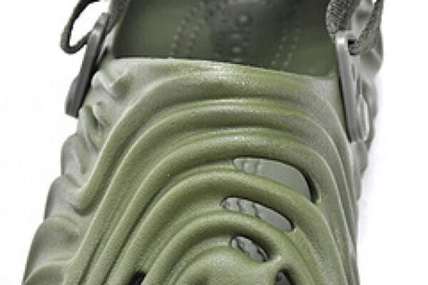 207393-309 Saleke Bembury x Crocs Pollex Clog Cucumber - Image 16