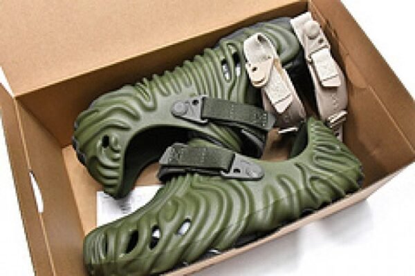 207393-309 Saleke Bembury x Crocs Pollex Clog Cucumber - Image 22