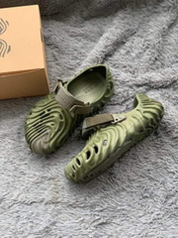 207393-309 Saleke Bembury x Crocs Pollex Clog Cucumber - Image 19