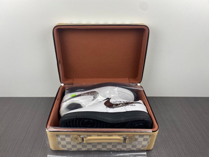 NIKE AIR FORCE SNEAKERS - Image 6