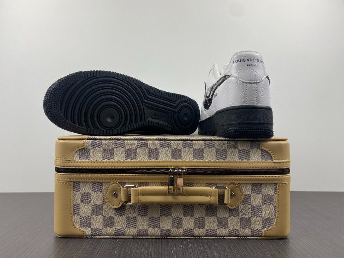 NIKE AIR FORCE SNEAKERS - Image 7