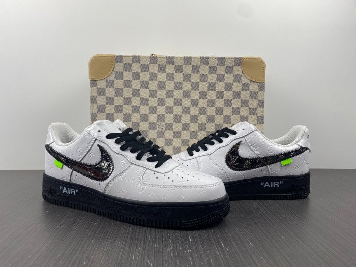 NIKE AIR FORCE SNEAKERS - Image 12