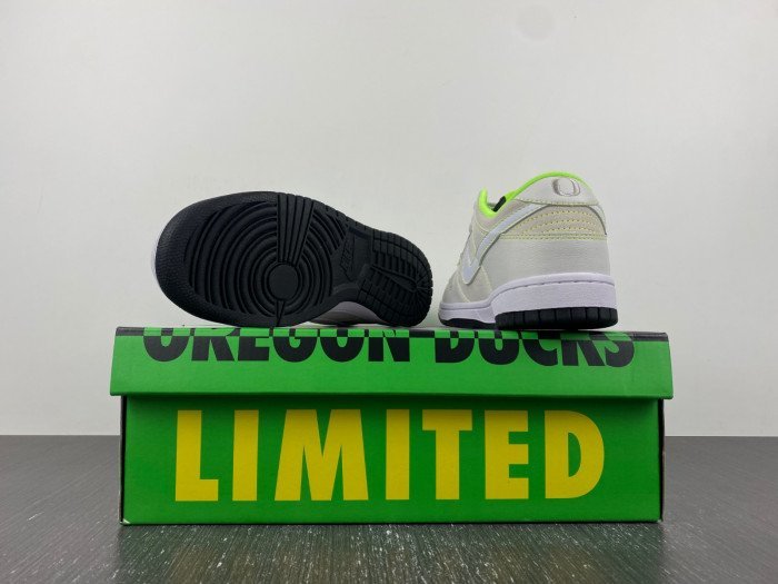 Nike Dunk Low University of Oregon PE (2023)FQ7260-001 - Image 15