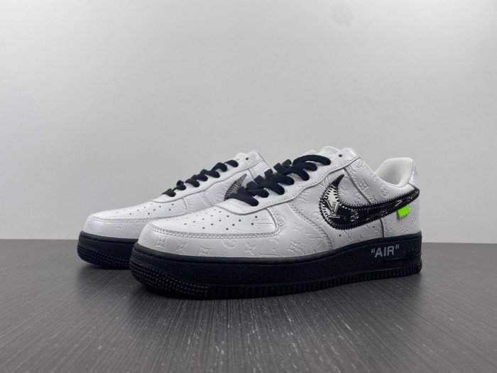 NIKE AIR FORCE SNEAKERS