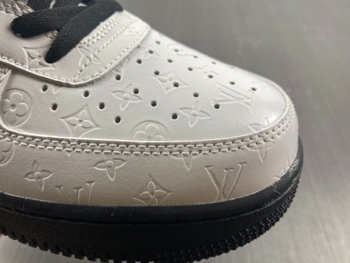 NIKE AIR FORCE SNEAKERS - Image 5