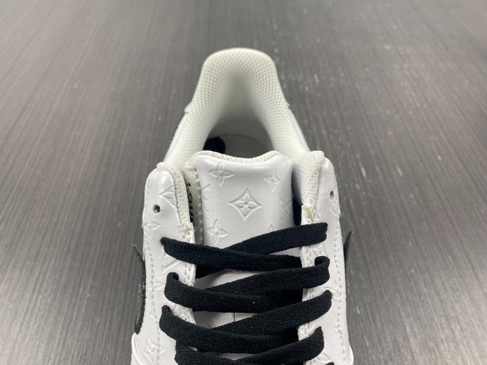 NIKE AIR FORCE SNEAKERS - Image 4