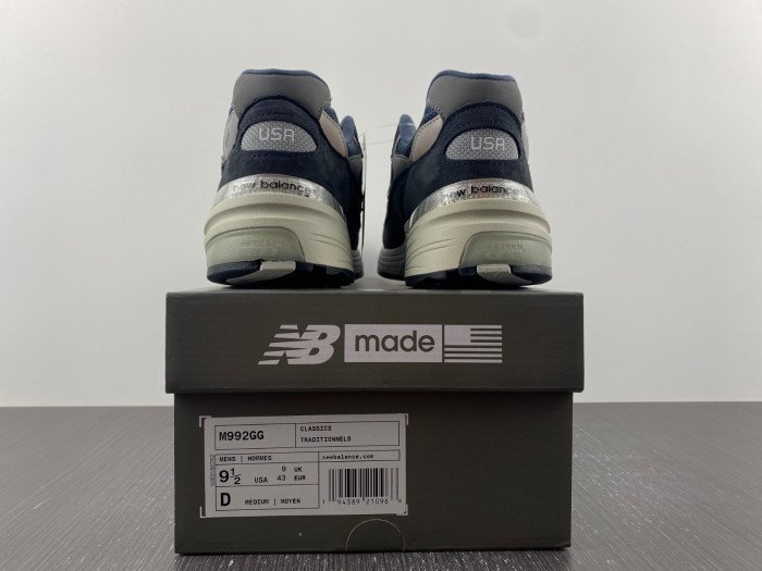 NEW BALANCE 992 NAVY GREY M992GG - Image 2