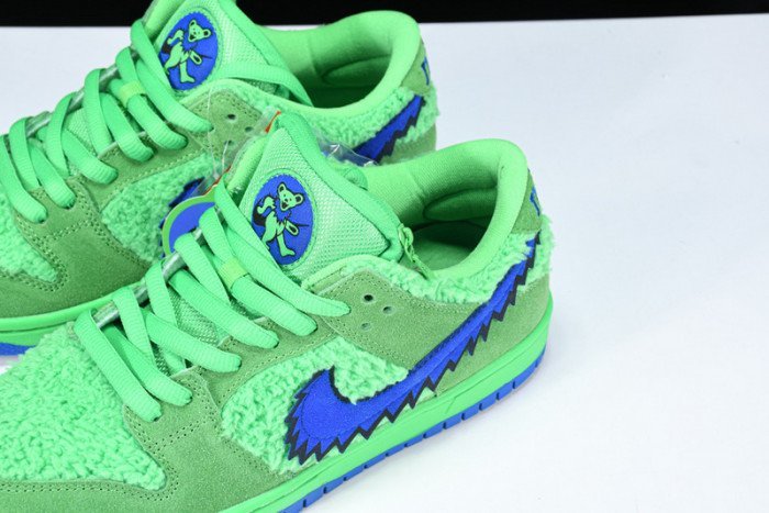 Grateful Dead x Nike SB Dunk Low ?Green Bear? CJ5378-300 - Image 4