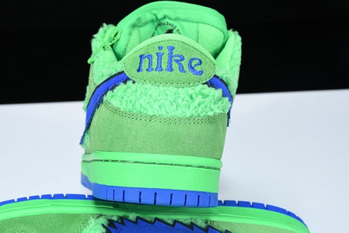 Grateful Dead x Nike SB Dunk Low ?Green Bear? CJ5378-300 - Image 7
