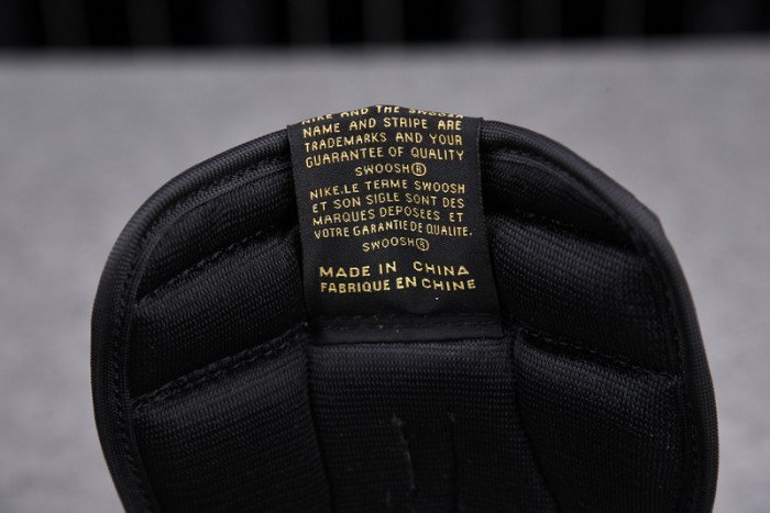 Air Jordan 1 Retro High Black Metallic Gold (2020) 555088-032 - Image 7