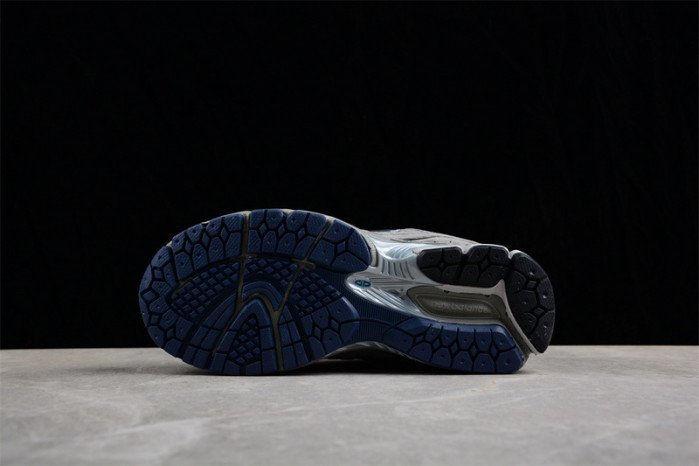 New Balance 2002R Gore-Tex ?Castlerock? M2002RXC - Image 5