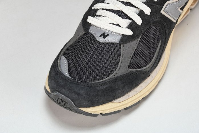 NEW BALANCE Q26 New Balance M2002RHO - Image 3