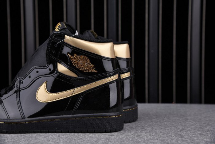 Air Jordan 1 Retro High Black Metallic Gold (2020) 555088-032 - Image 9