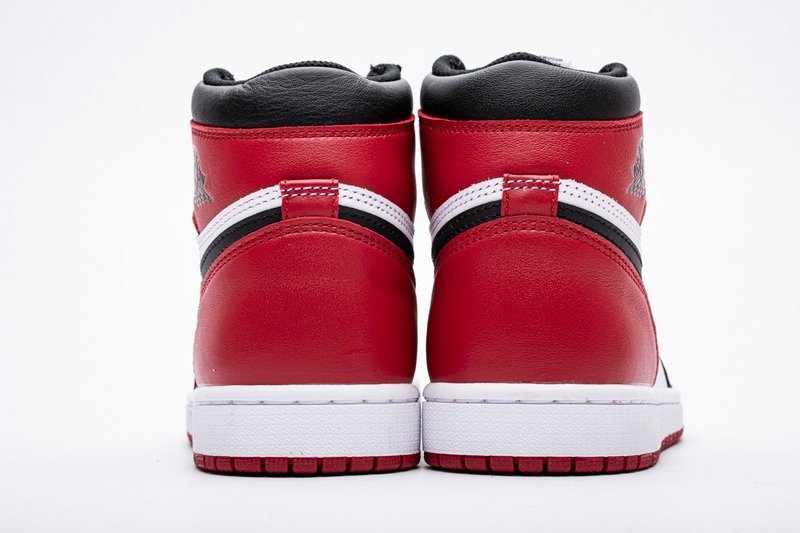 Air Jordan 1 Black Toe High OG - Image 4