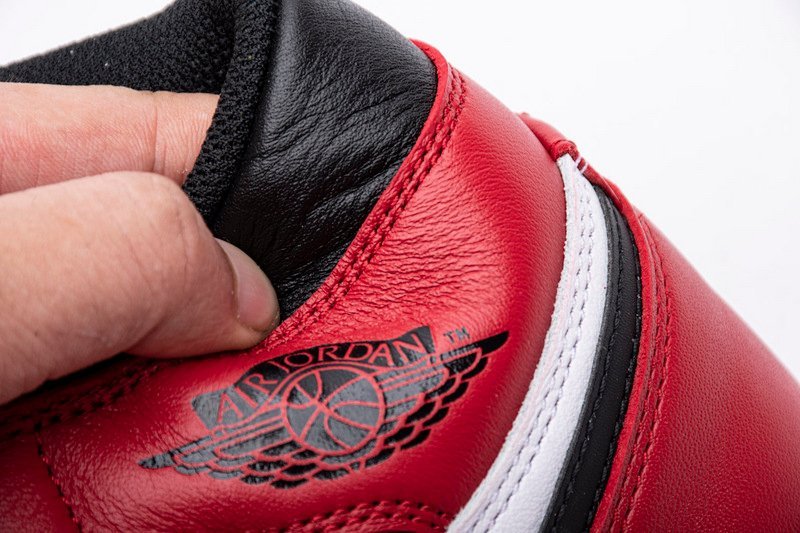 Air Jordan 1 Black Toe High OG - Image 9