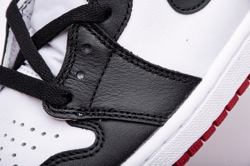 Air Jordan 1 Black Toe High OG - Image 11