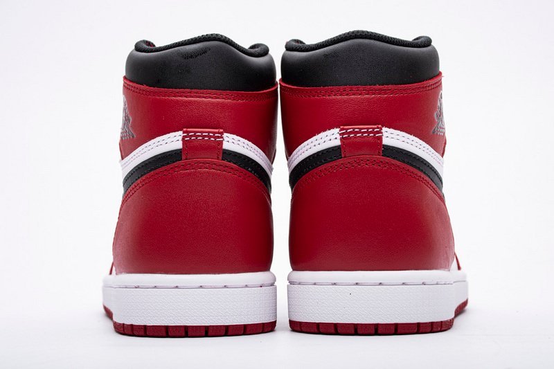 Air Jordan 1 High OG Chicago - Image 3