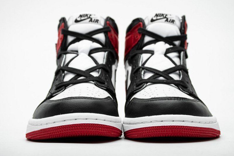 Air Jordan 1 Retro High OG Satin Black Toe - Image 3