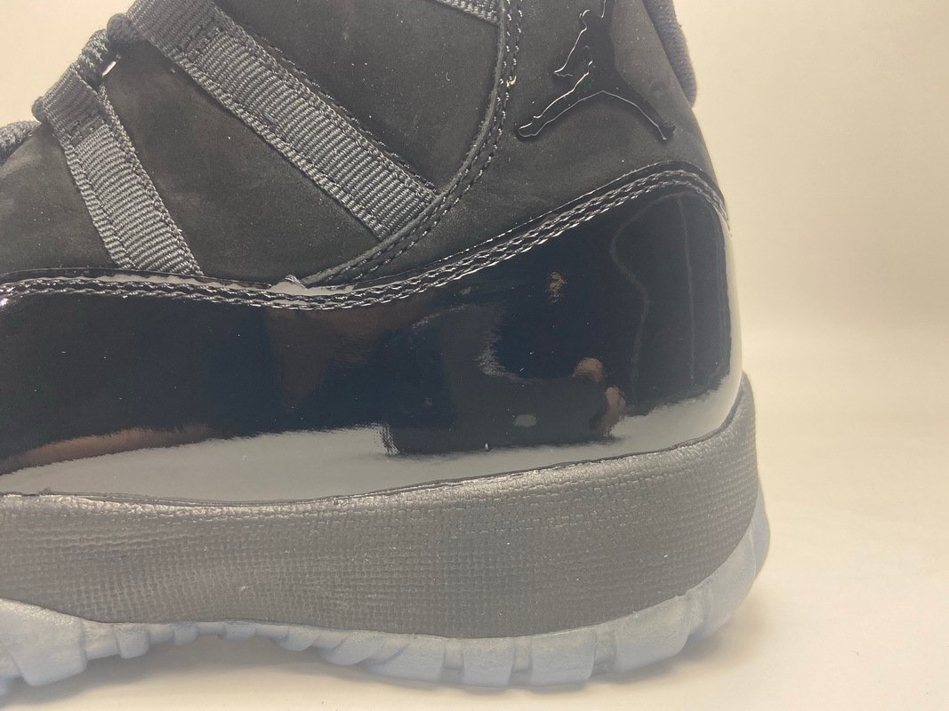 Air Jordan 11 Retro Cap and Gown - Image 8