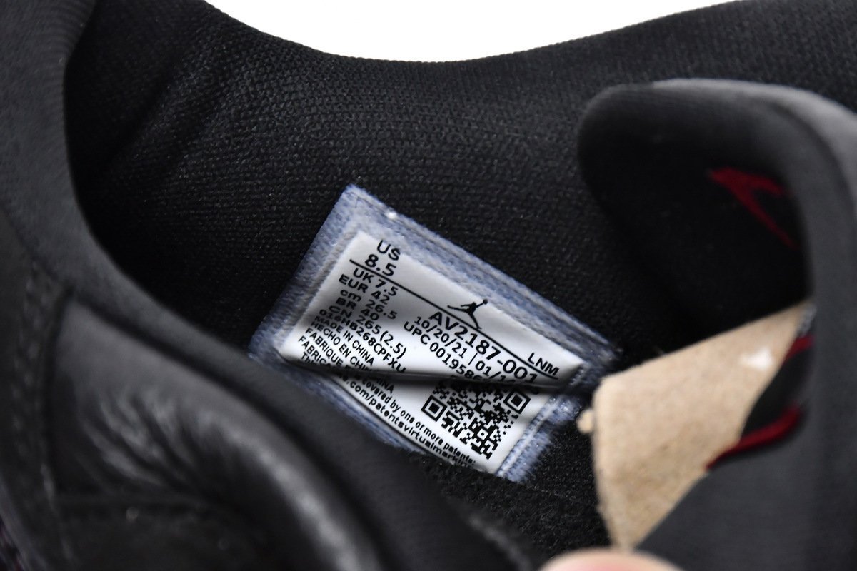 Air Jordan 11 Retro Low 72-10 - Image 13