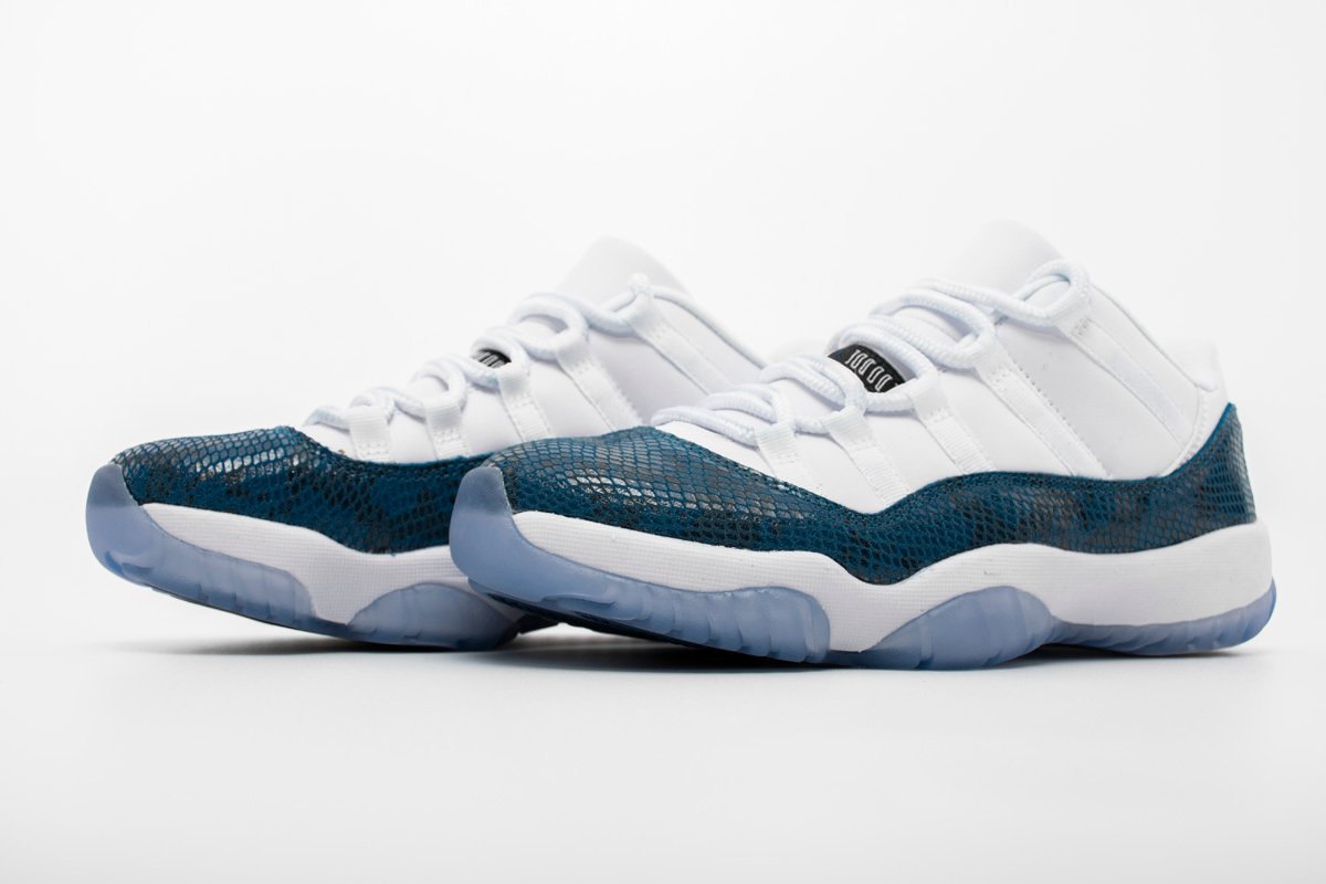 Air Jordan 11 Retro Low Snake Navy - Image 2