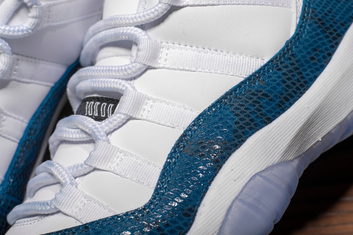 Air Jordan 11 Retro Low Snake Navy - Image 6