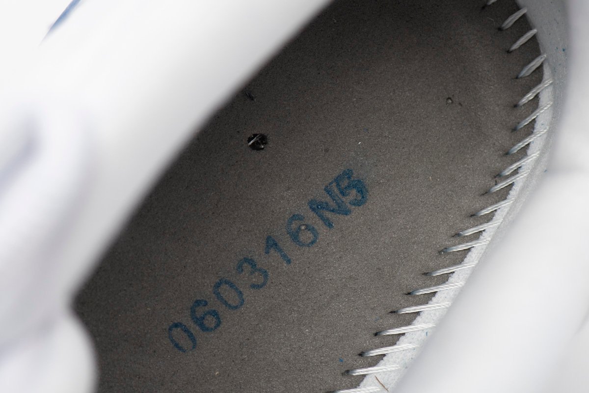 Air Jordan 11 Retro Low Snake Navy - Image 8