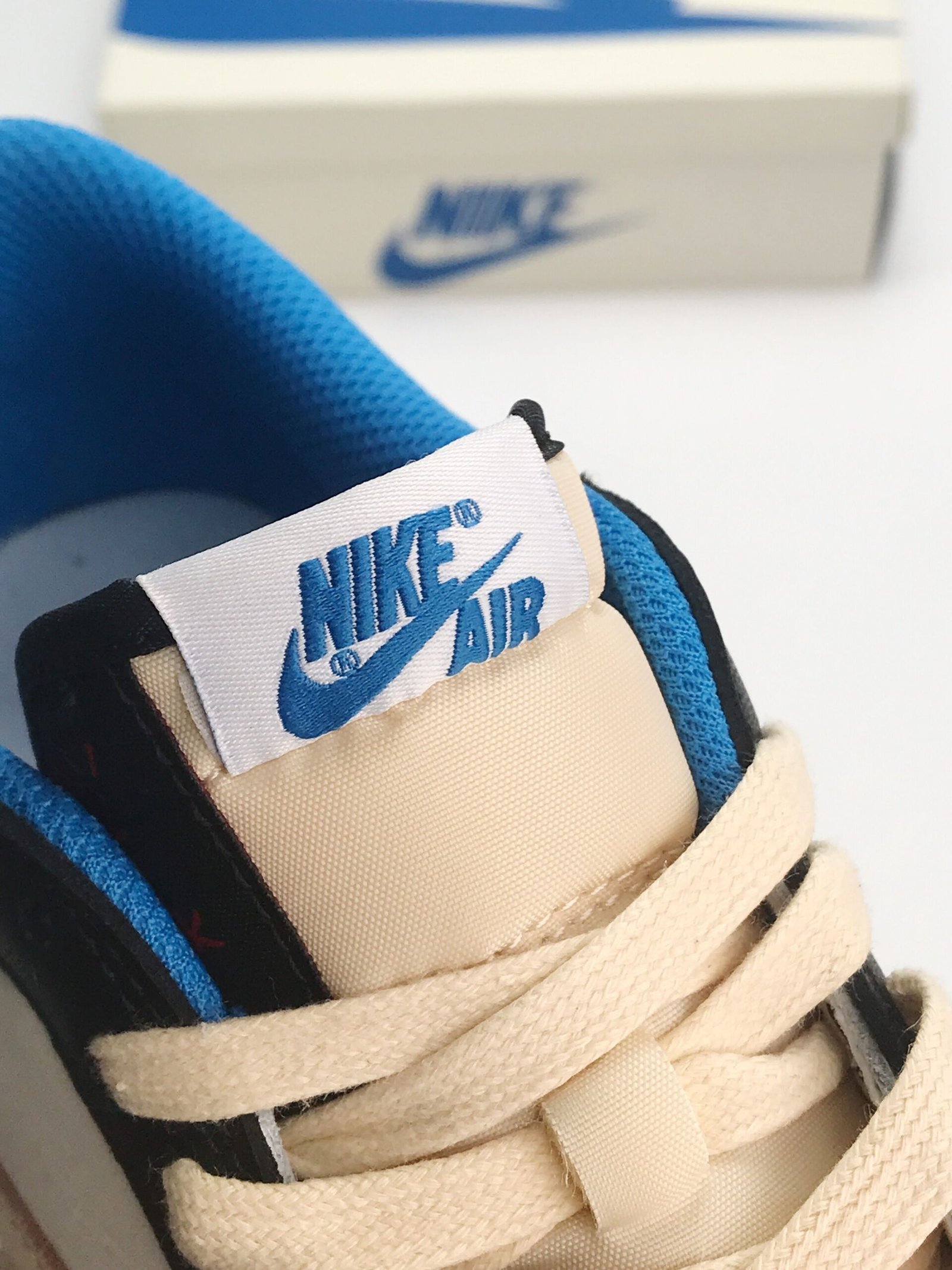 Air Jordan 1 Low fragment design x Travis Scott - Image 8