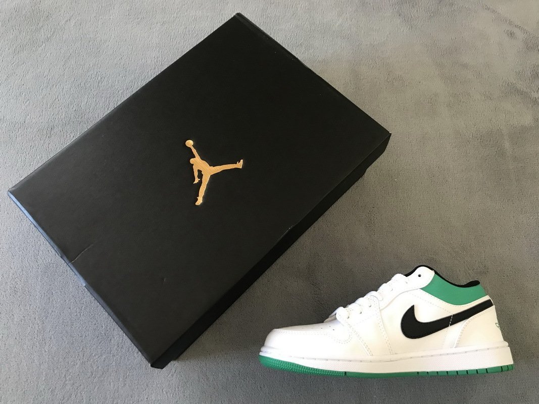 Air Jordan 1 Low White Lucky Green Black? - Image 9