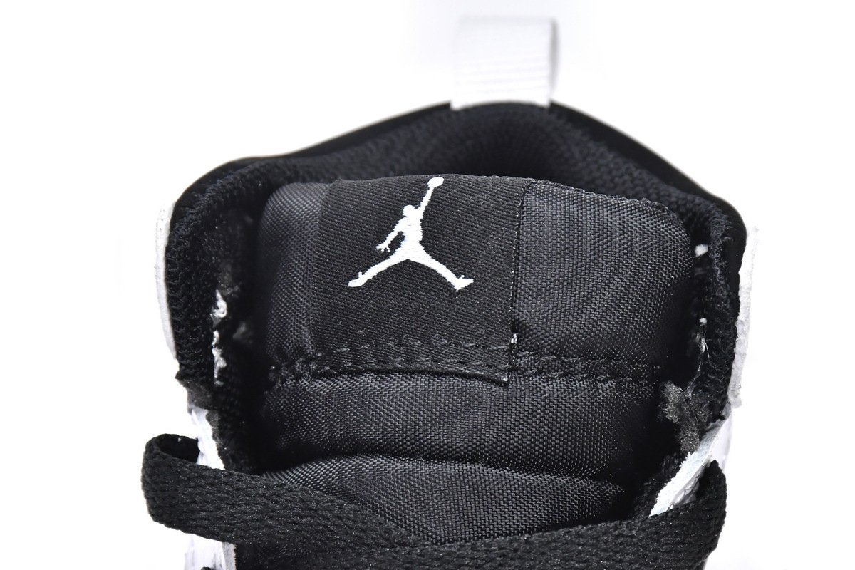 Air Jordan 1 Mid PS Tuxedo?Kids? - Image 5