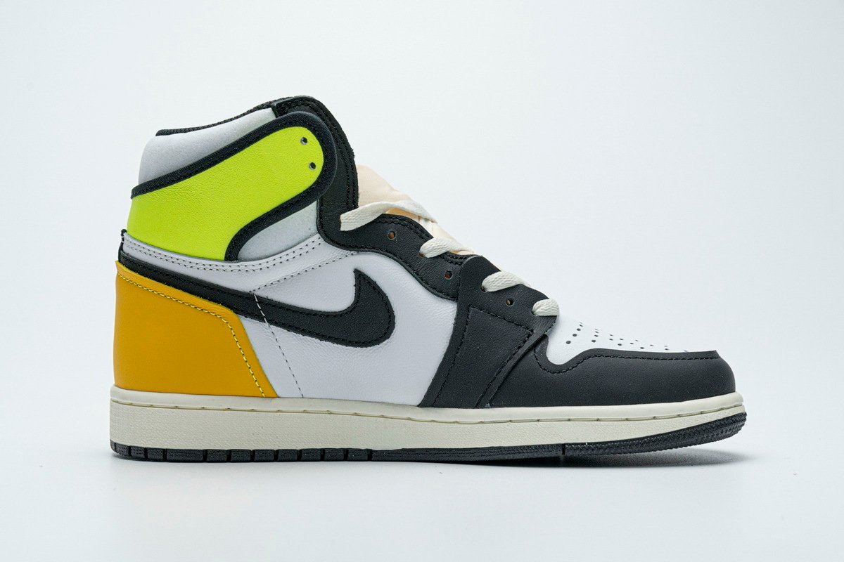 Air Jordan 1 Retro High White Black Volt University Gold - Image 5