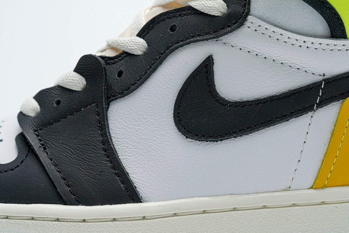 Air Jordan 1 Retro High White Black Volt University Gold - Image 9