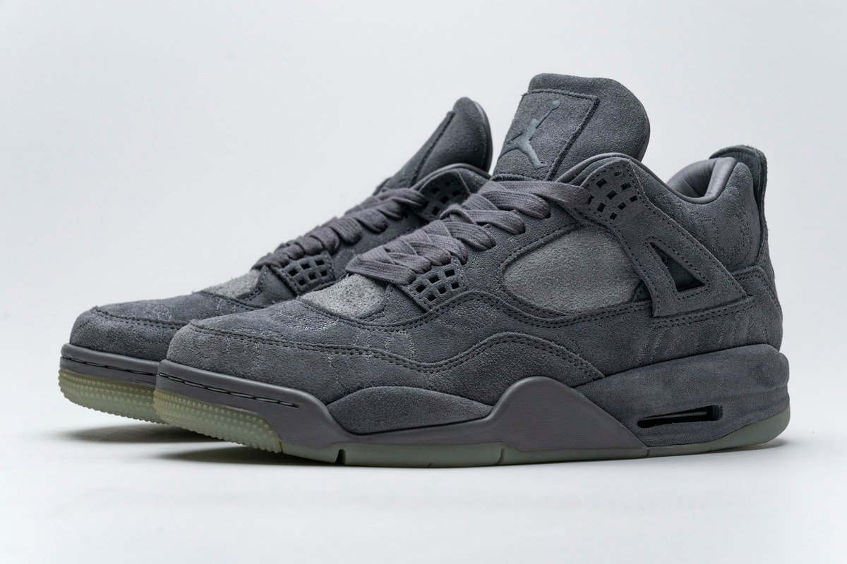 Air Jordan 4 Retro KAWS - Image 2
