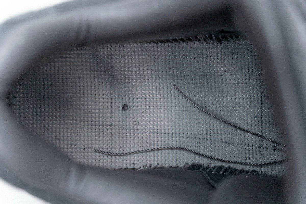 Air Jordan 4 Retro KAWS - Image 14