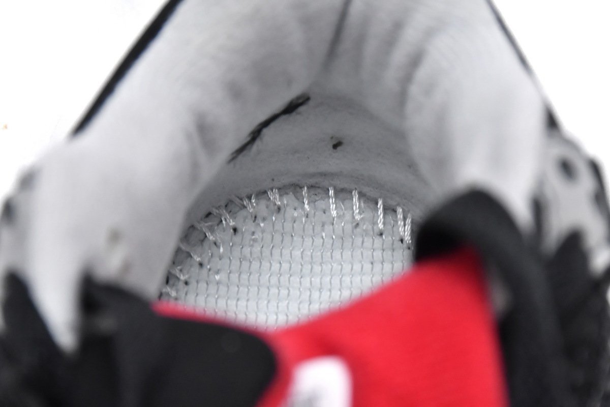 Air Jordan 4 Retro PS Bred(Kids) - Image 4