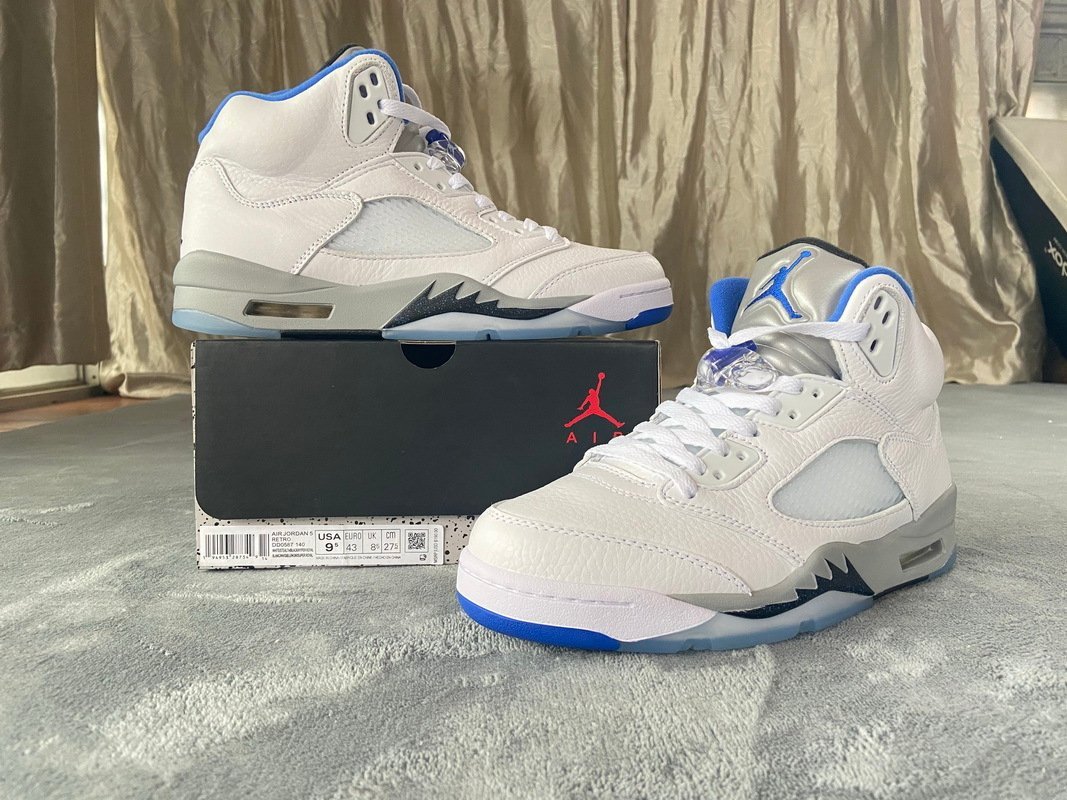 Jordan 5 Retro White Stealth (2021) - Image 10