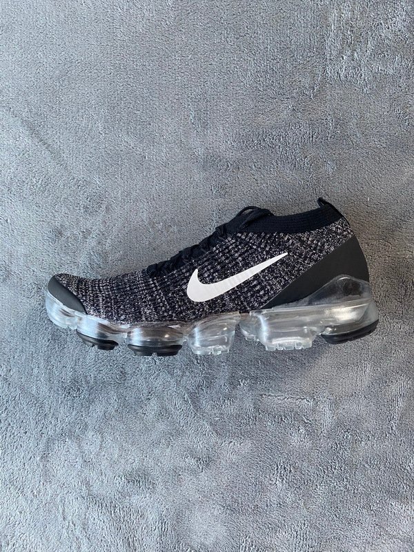 Nike Air VaporMax Flyknit 3 Oreo - Image 2