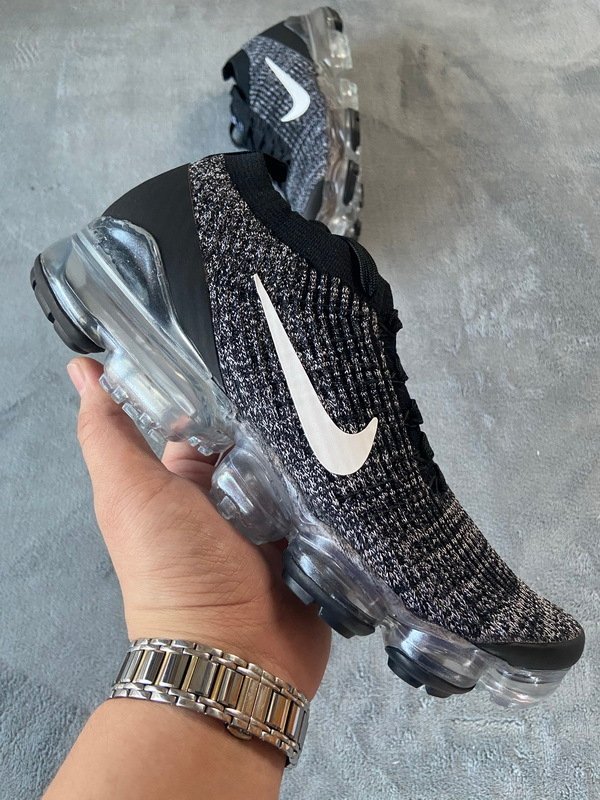 Nike Air VaporMax Flyknit 3 Oreo - Image 4