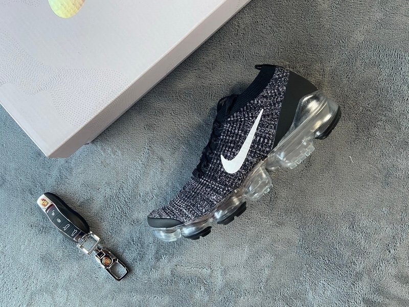 Nike Air VaporMax Flyknit 3 Oreo - Image 11