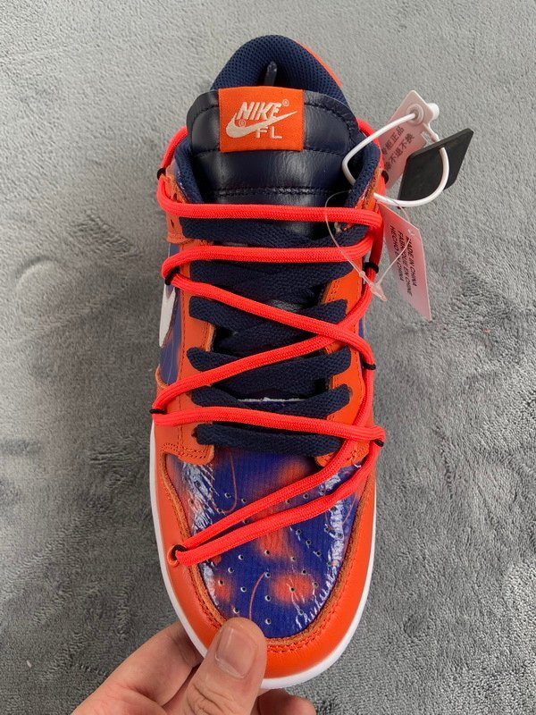 Nike Off White x Futura x Dunk Low SB UNC - Image 2