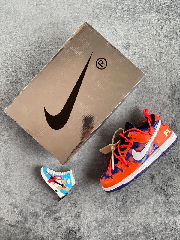 Nike Off White x Futura x Dunk Low SB UNC - Image 9