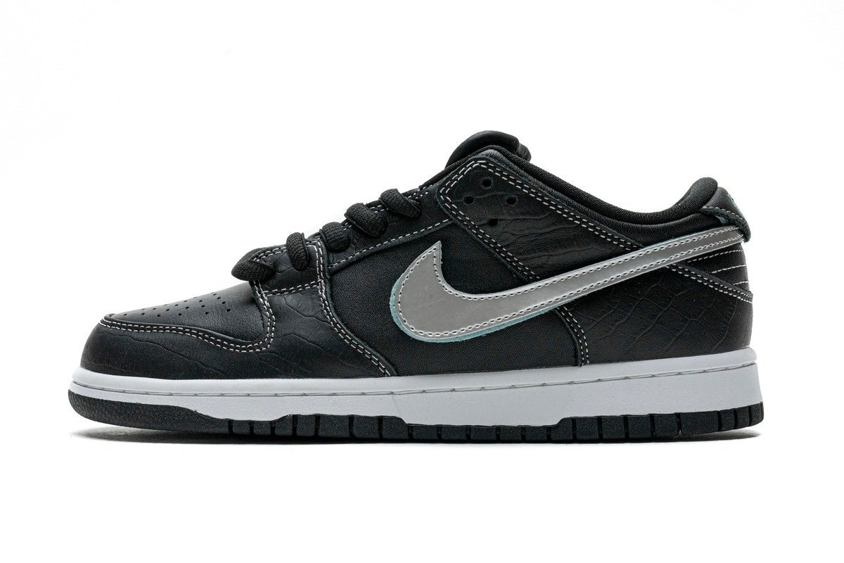 Nike SB Dunk Low Diamond Supply Co Black Diamond