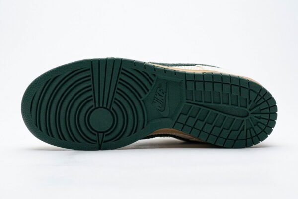 Nike SB Dunk Low Green Hemp - Image 5