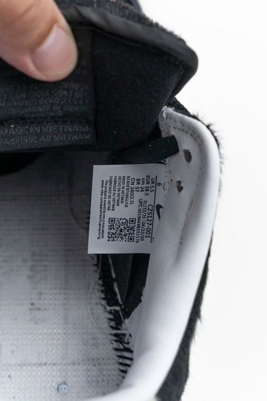 Nike SB Dunk Low Medicom BE@RBRICK - Image 11