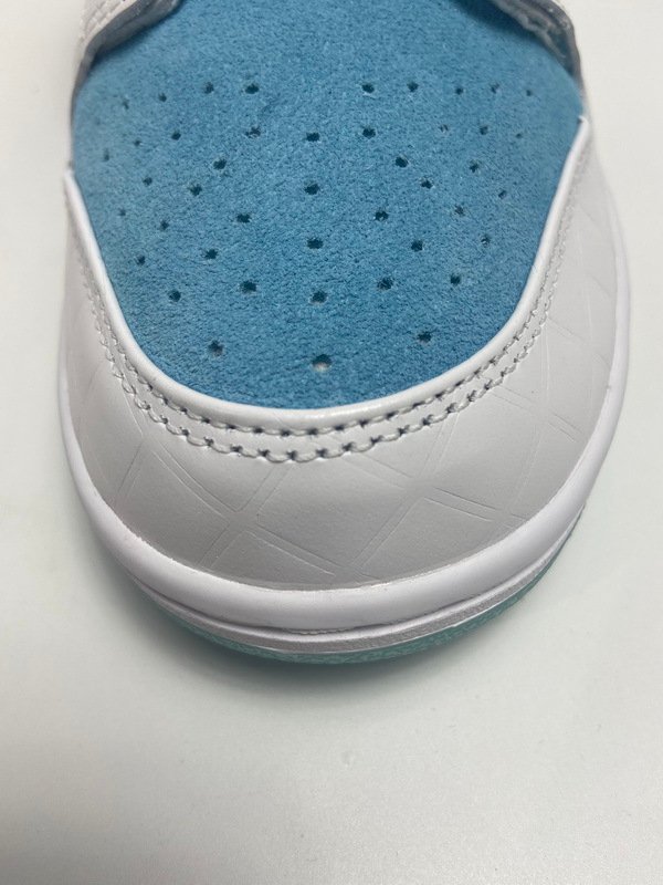 Nike SB Dunk Low Pro FTC Lagoon Pulse - Image 3