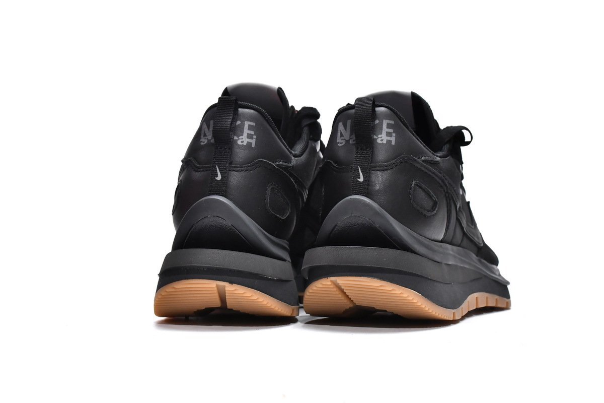 Nike Vaporwaffle sacai Black Gum - Image 4