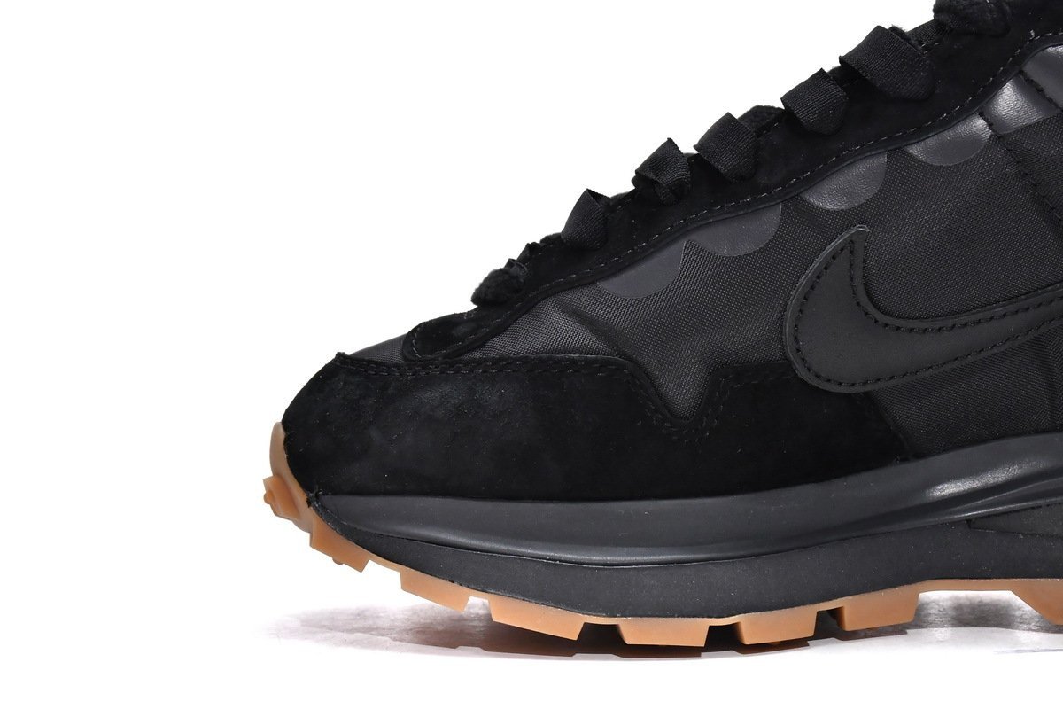Nike Vaporwaffle sacai Black Gum - Image 7