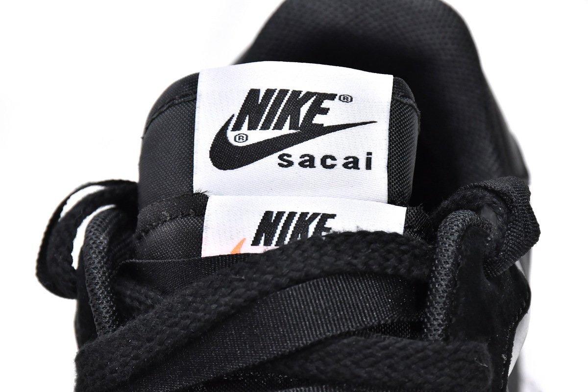 Nike Vaporwaffle sacai Black Gum - Image 10